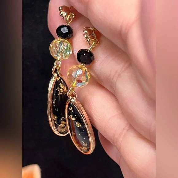 Elegant Gold and Black Dangle Earrings - Picture 4 of 6